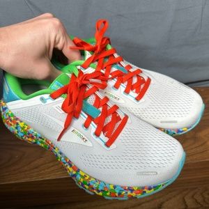 Running Shoes (Brooks Adrenaline GTS 22) *LIKE NEW*